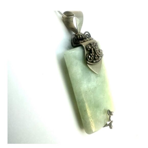 Silver tone jadeite pendant necklace - Picture 7 of 10
